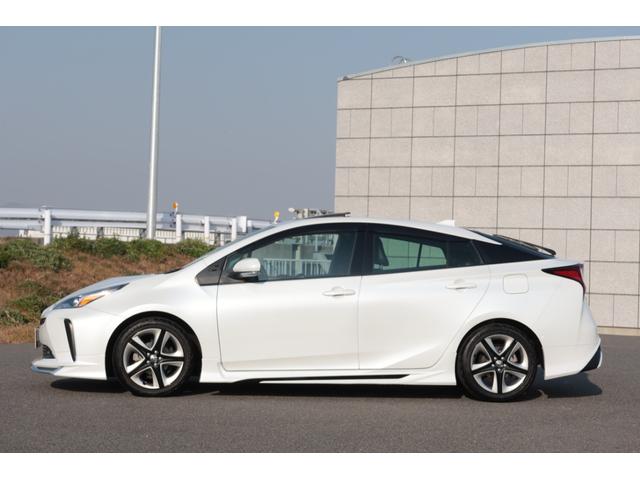 Toyota PRIUS 2021