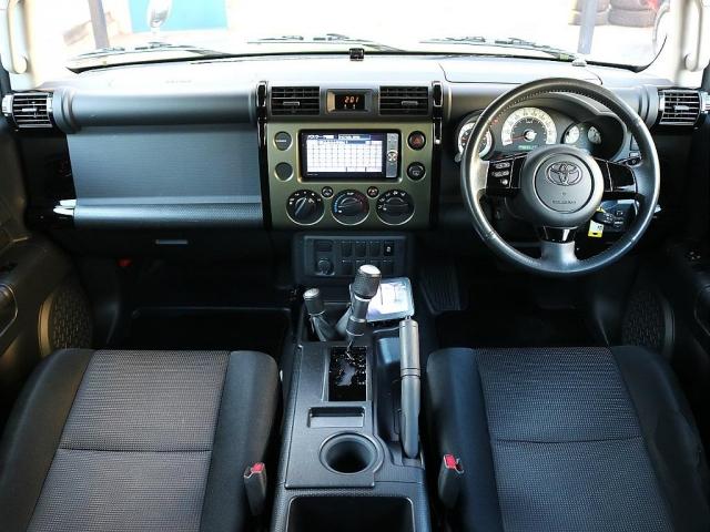 Toyota FJ CRUISER 2011