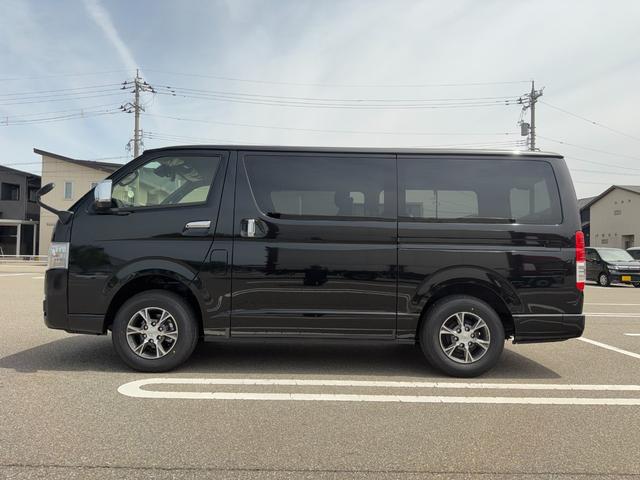 Toyota HIACE VAN 2026