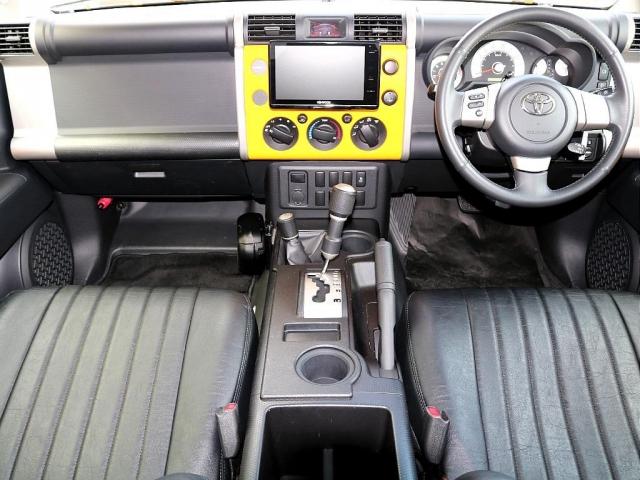 Toyota FJ CRUISER 2011