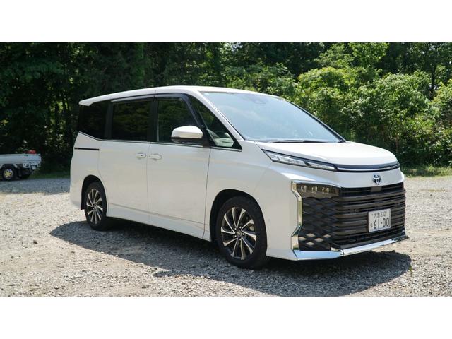 Toyota VOXY 2025
