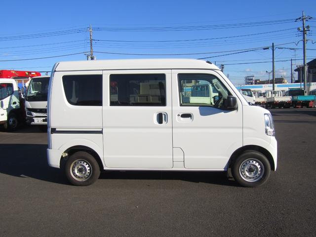Nissan NV100 Clipper Van 2023