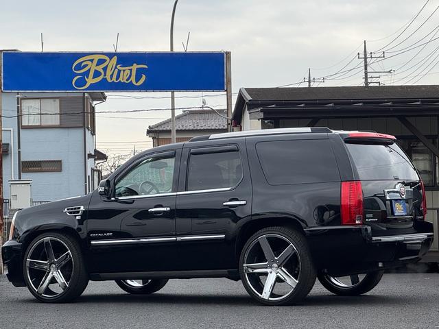 Cadillac CADILLAC ESCALADE 2012