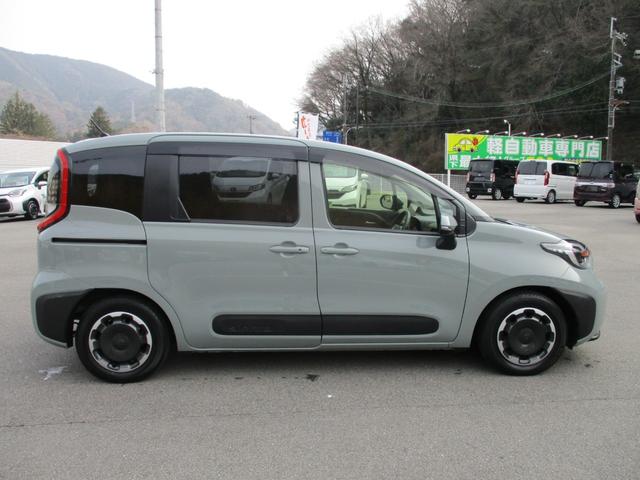 Toyota SIENTA 2024
