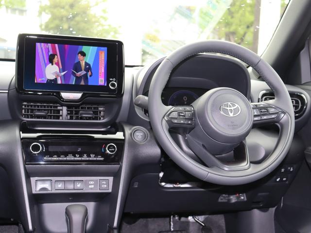 Toyota YARIS CROSS 2025