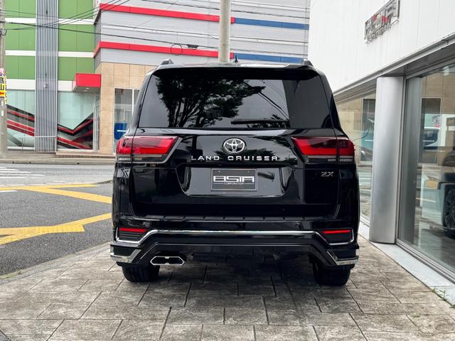 Toyota LAND CRUISER 2024