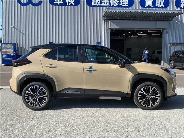 Toyota YARIS CROSS 2025