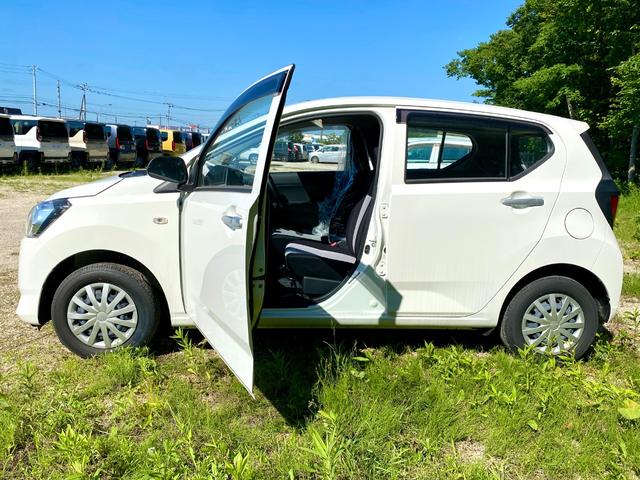 Daihatsu MIRA E:S 2024