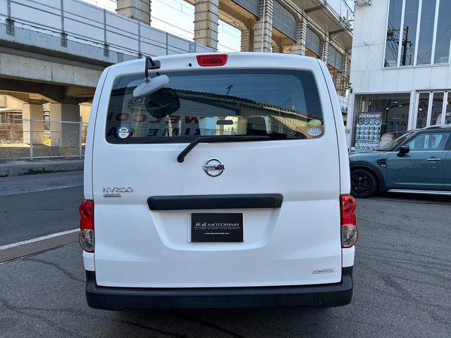 Nissan NV200 VANETTE VAN 2012
