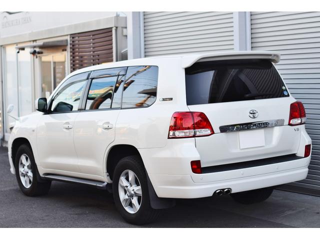 Toyota LAND CRUISER 2011