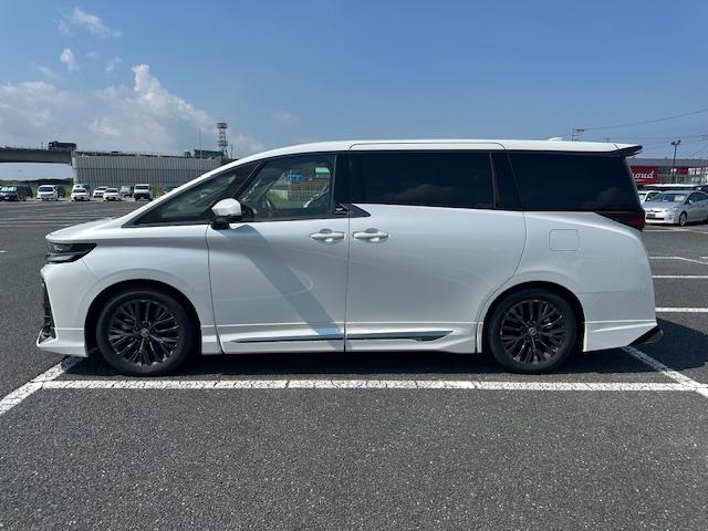 Toyota VELLFIRE 2024
