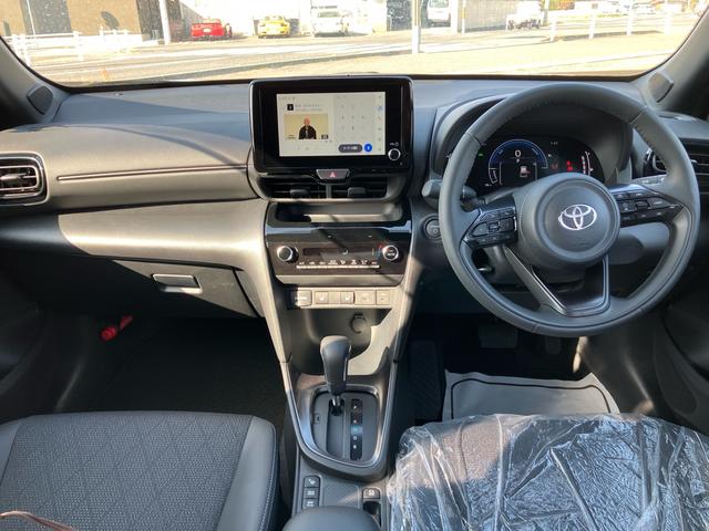 Toyota YARIS CROSS 2025