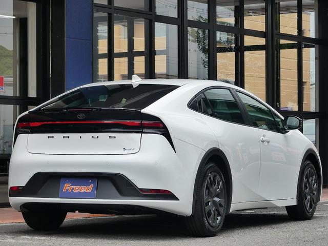Toyota PRIUS 2025