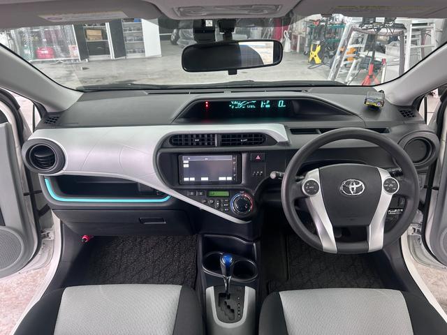 Toyota AQUA 2012