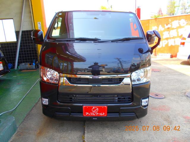 Toyota HIACE VAN 2024
