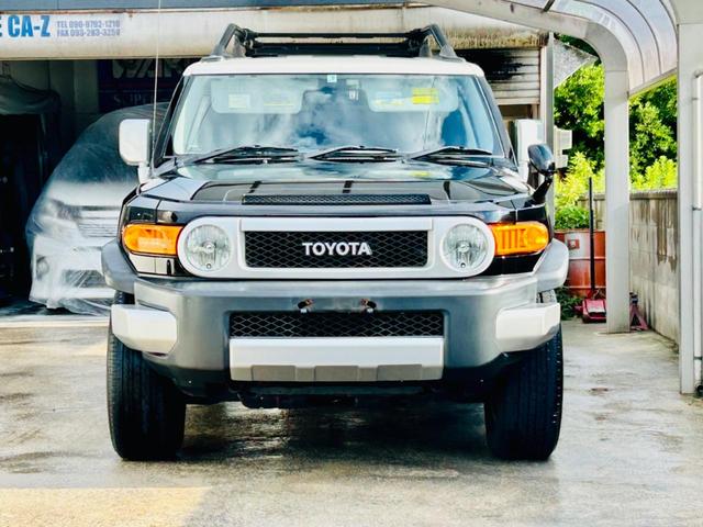 Toyota FJ CRUISER 2011