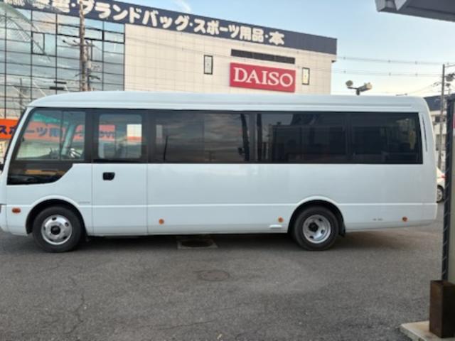 Mitsubishi Fuso ROSA 2015