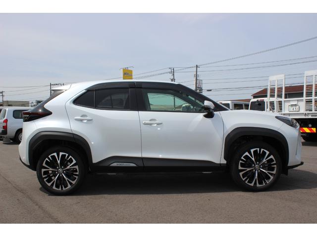 Toyota YARIS CROSS 2025