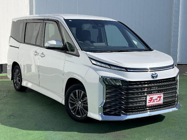 Toyota VOXY 2023