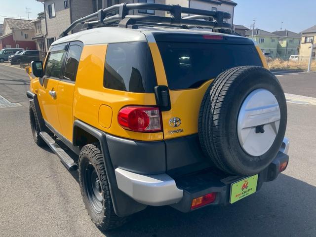 Toyota FJ CRUISER 2012
