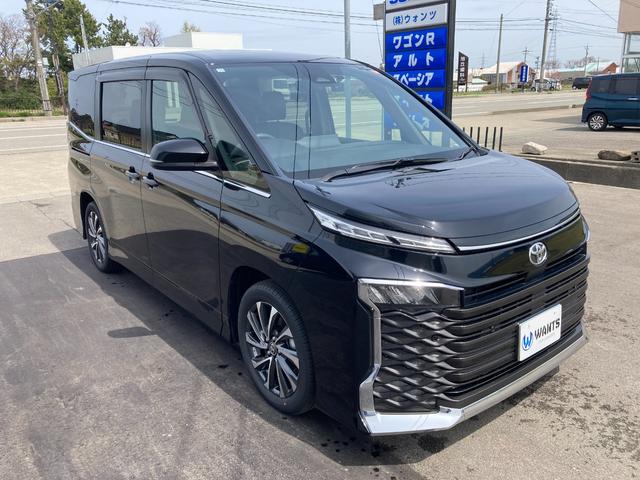 Toyota VOXY 2025