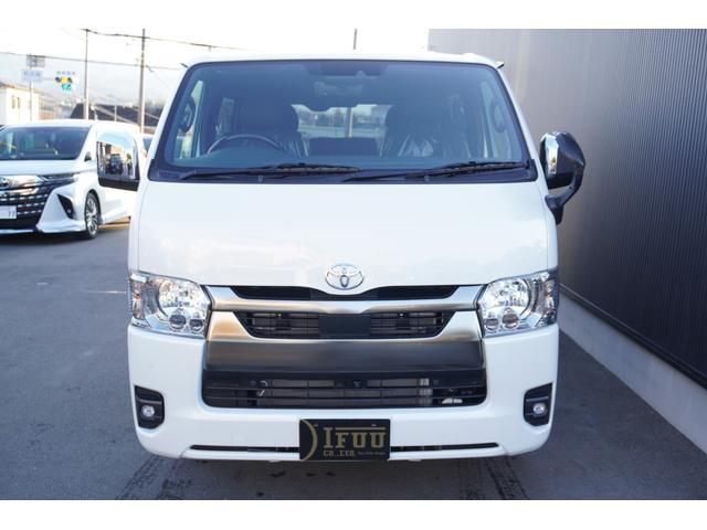 Toyota HIACE VAN 2025