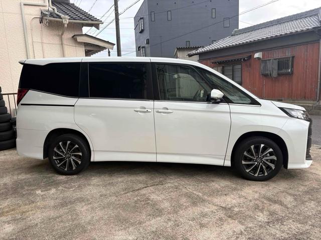 Toyota NOAH 2023