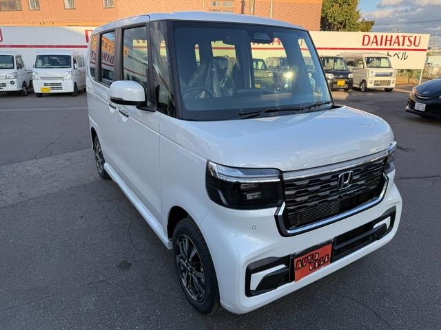 Honda N-BOX CUSTOM 2025
