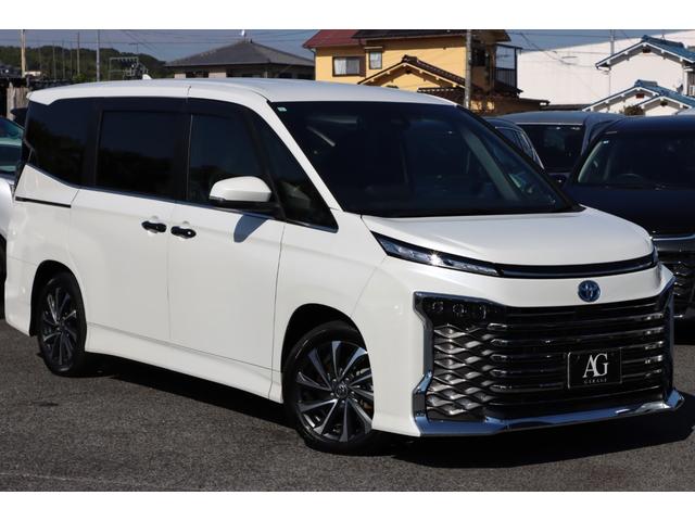 Toyota VOXY 2023