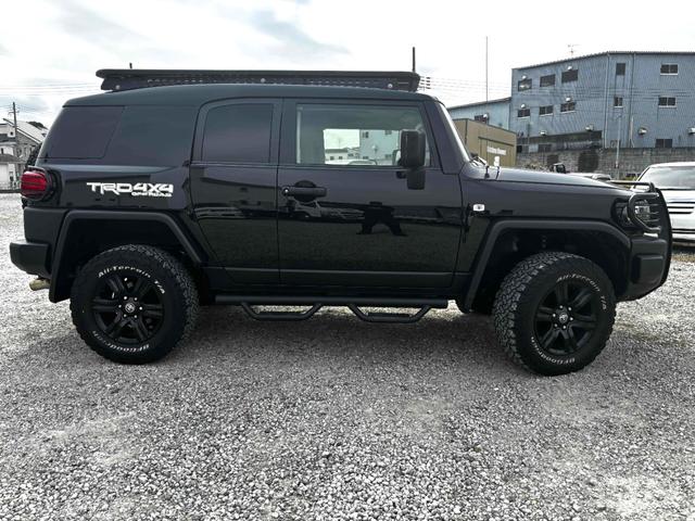 Toyota FJ CRUISER 2011