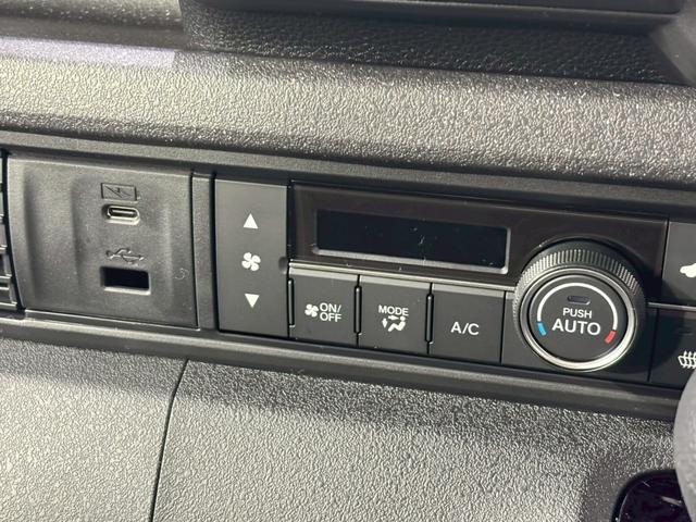 Honda N-BOX CUSTOM 2025