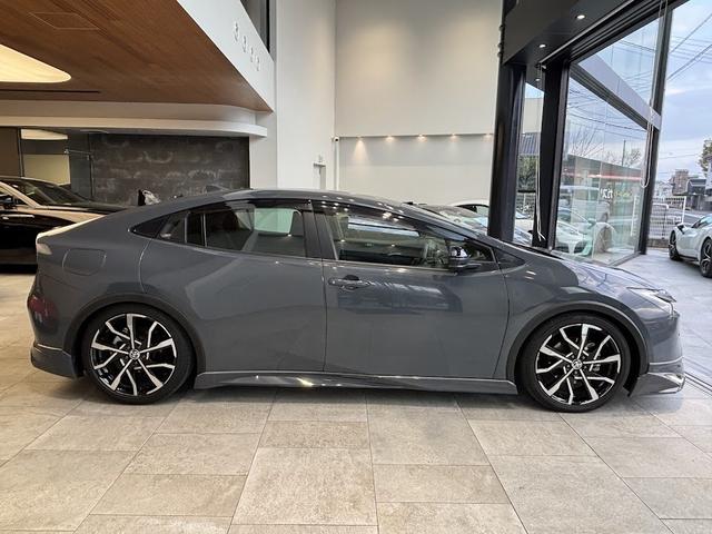 Toyota PRIUS 2025