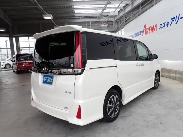 Toyota NOAH 2021