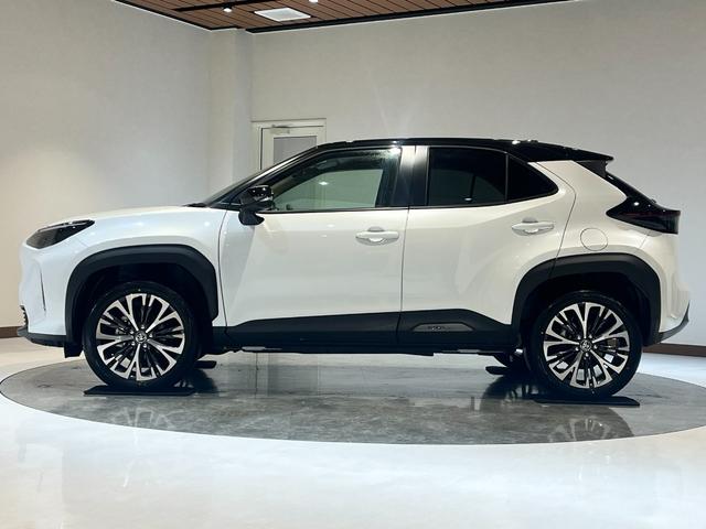 Toyota YARIS CROSS 2026