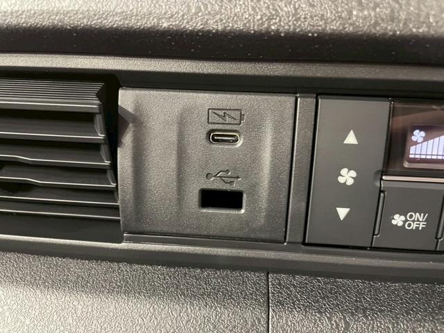 Honda N-BOX CUSTOM 2025