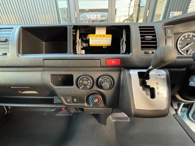 Toyota HIACE VAN 2025