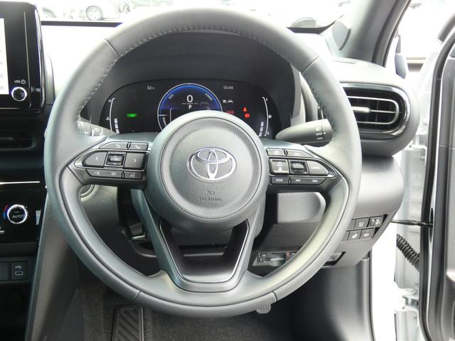 Toyota YARIS CROSS 2025
