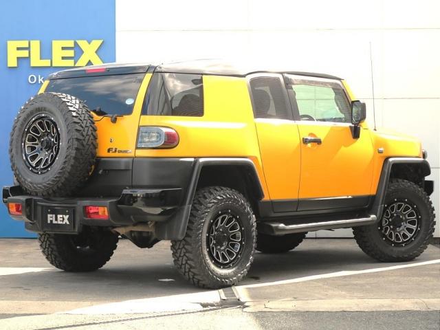 Toyota FJ CRUISER 2011