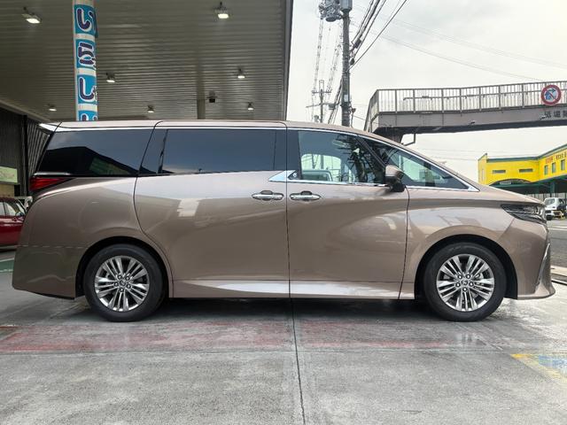Toyota ALPHARD 2025
