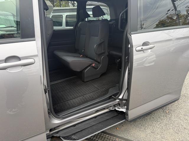 Toyota NOAH 2022