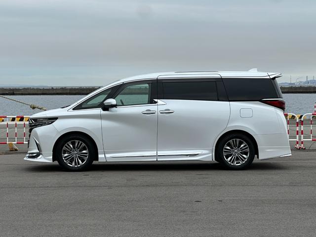 Toyota ALPHARD 2024