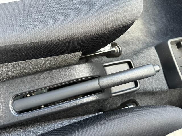 Daihatsu MIRA E:S 2025