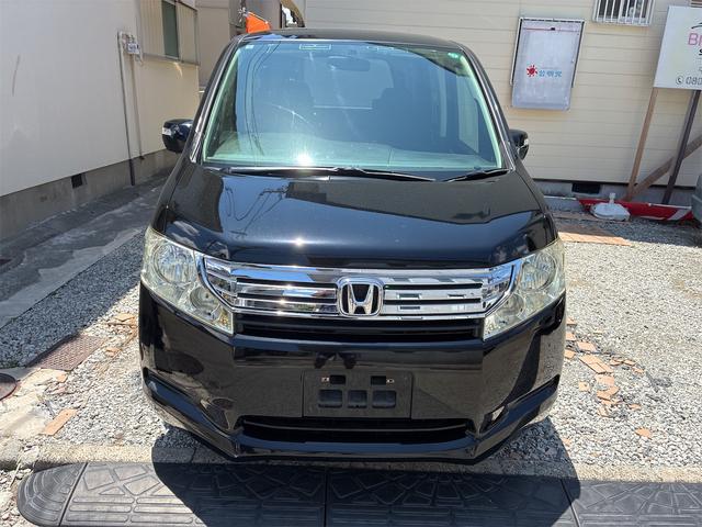 Honda STEPWAGON 2011