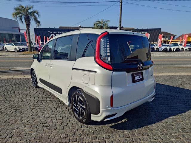 Toyota SIENTA 2025