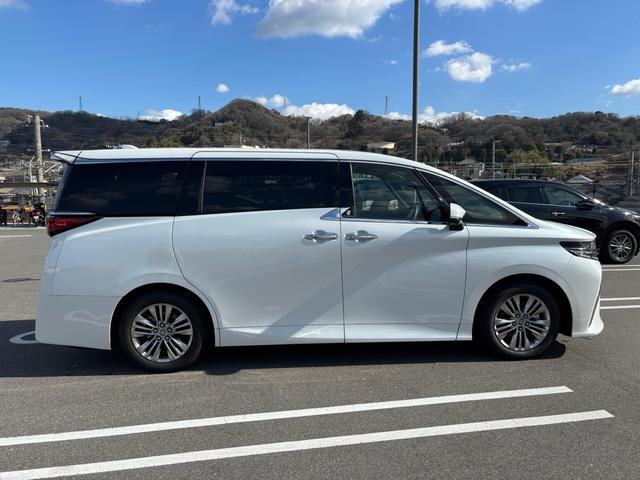 Toyota ALPHARD 2024