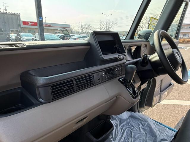 Honda N-BOX JOY 2025