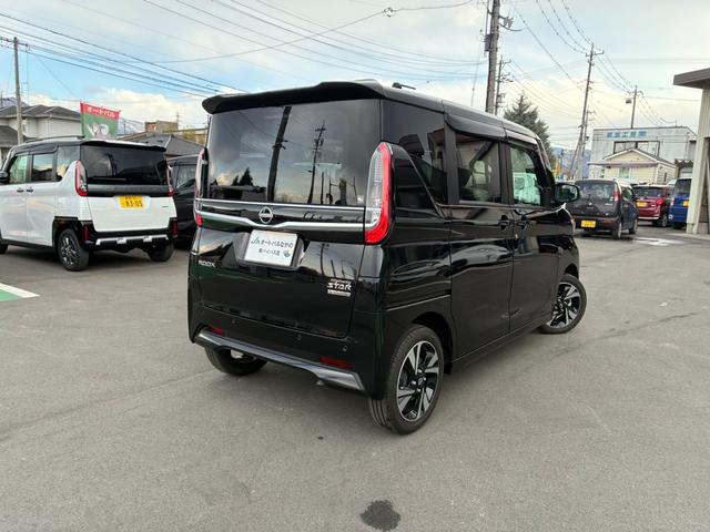 Nissan ROOX 2024