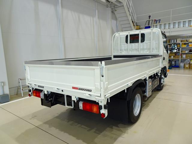 Hino DUTRO 2025