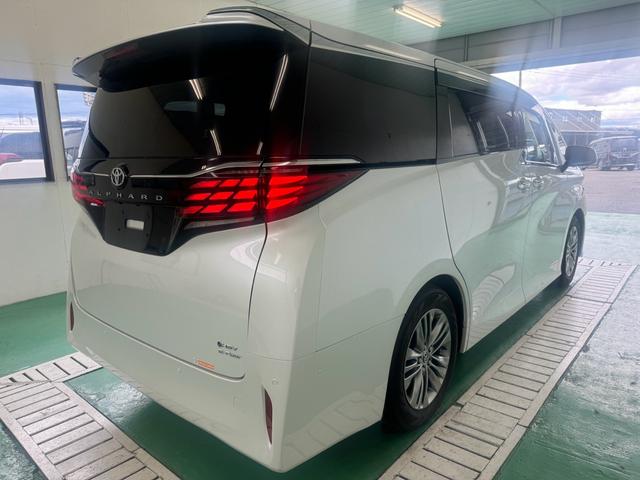 Toyota ALPHARD HYBRID 2023