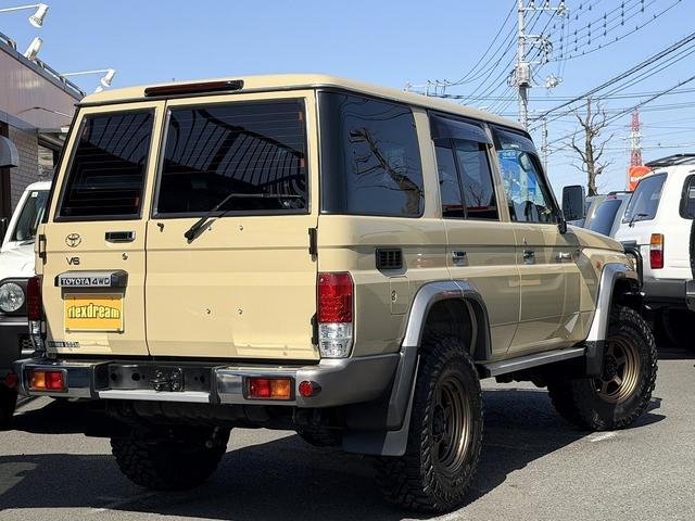 Toyota LAND CRUISER 2015